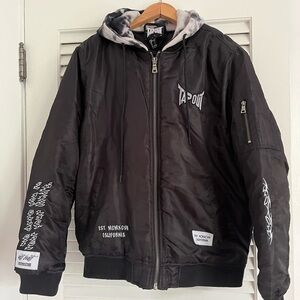 Tap Out Forever 21 Men’s Large Puffer Bomber Jacket Embroidered